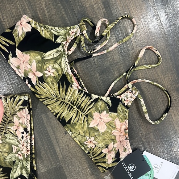 VOLCOM BIKINI SET - Picture 2 of 5